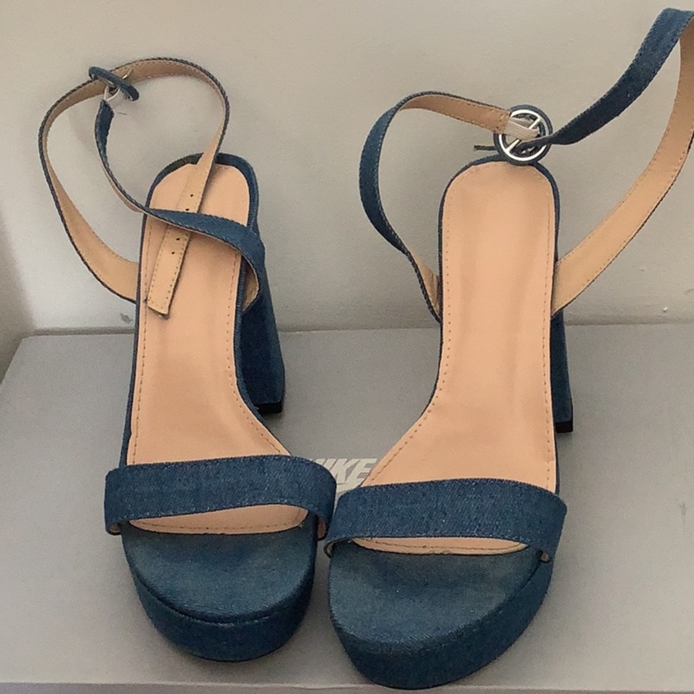 Stylish Blue Platform Sandals